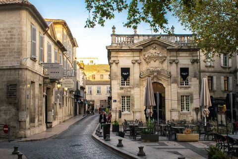 Prachtige studio op 20 meter afstand van de carrés situé à Avignon. ArrayLe studio is modern en aantrekkelijk. Il est idéalement situé en plein centre d'Avignon, à 450 mètres du Palais des Papes, et à 250 meter van de basiliek Saint-Pierre. De essent...