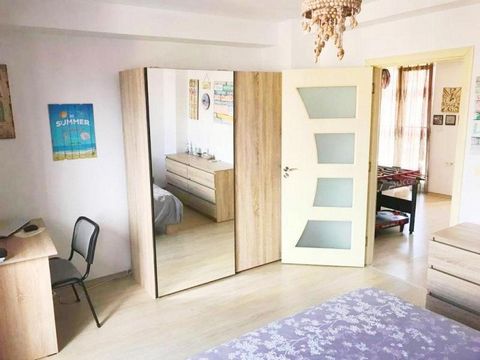 Amplio apartamento de un dormitorio en el casco antiguo de Varna. Pomorie, a 30 m de la hermosa playa. El apartamento se encuentra en un edificio nuevo, gasificado, en la quinta planta (ascensor), con una superficie de 90,07 m² y distribución: amplio...