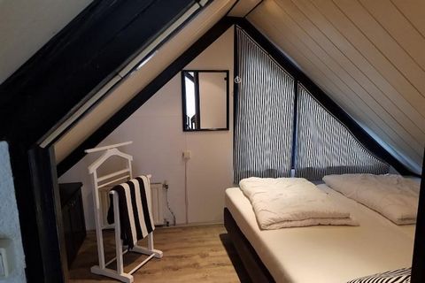 Questa graziosa casa vacanze può ospitare fino a 4 persone, offrendo 2 accoglienti camere da letto e 1 bagno ben arredato. La proprietà è caratterizzata da una struttura indipendente, che garantisce privacy e tranquillità. È dotata di biancheria da l...