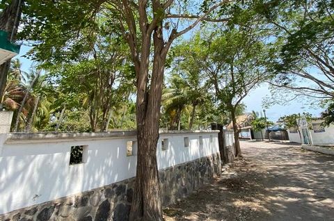 Description This lovely 758 square meter property overlooks both the Marina and the Jetty of Blas. Walled and gated with electric water and sewer connection on site. This would be an excellent location for a Hotel or a small condominium complex. We h...