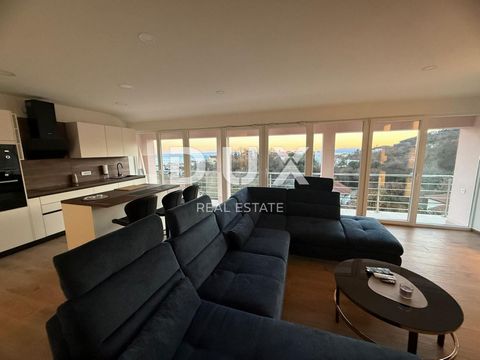 OPATIJA, MATULJI - 2BR+DB, uitzicht op zee We verkopen een 2BR+DB appartement in Matulji in een nieuw gebouw. Het appartement heeft 100m2 aan natuur, netto oppervlakte 63m2. Het bestaat uit een inkomhal, keuken met eetkamer en woonkamer, twee slaapka...