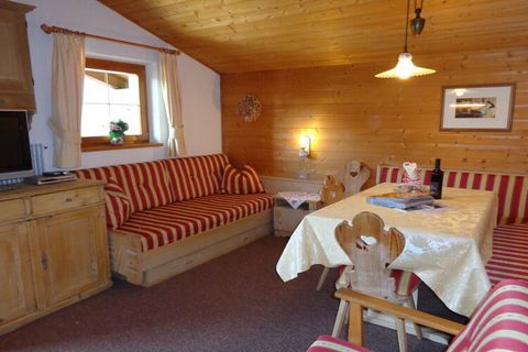 Sagenhafte Ferienwohnung unterm Rosengarten in der Feriensiedlung Karersee ,, direkt am Golfplatz im Sommer, im Winter direkt an den Skiliften.