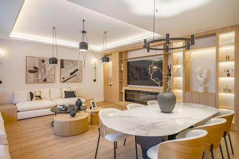 BARNES Madrid presenteert deze uitzonderlijke, volledig gerenoveerde woning, gelegen in een van de meest exclusieve wijken van de hoofdstad. Met een modern en elegant ontwerp biedt deze woning met drie slaapkamers een unieke sfeer, ideaal voor wie op...