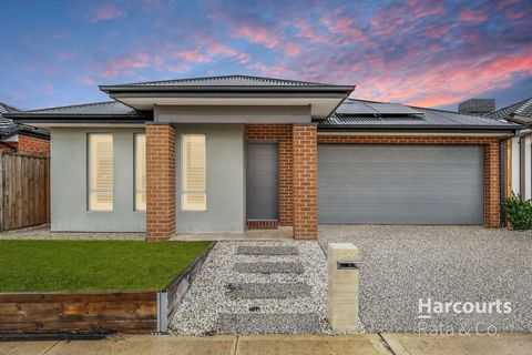 Upon entry, you will feel right at home! With 3 spacious bedrooms, all with built in robes and the master with the bonus of a walk-in robe and ensuite, whilst the other 2 bedrooms are serviced with a main bathroom with bathtub, it is sure to accommod...