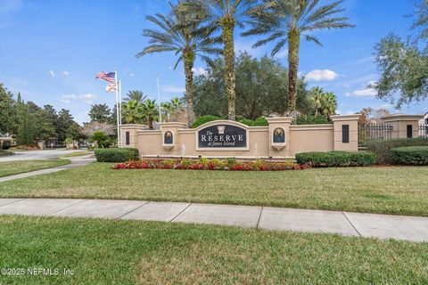 This bright and spacious 2nd floor condo is well maintained and move in ready. The condo features a spacious open floorpan with 9' ceilings, laundry room, stainless steel appliances in kitchen, breakfast bar, dining room and family room overlooking t...