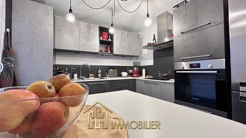 C'est à mi-chemin entre Strasbourg et Haguenau que vous trouverez cette Villa appartement en duplex construite en 2018. En RDC vous profiterez d'un vaste espace de vie ouvert sur une cuisine équipée fonctionnelle. Son accès direct sur une terrasse et...