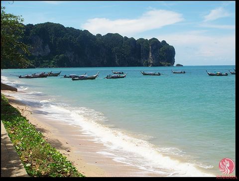 Urgent Sale – Prime Land in “Ao Nang,” Krabi! Just 2 kilometres from the beach! Size: 454 sqm (1 Ngan 13.5 Sq. Wah) Price: 3.25 million THB (Transfer fees shared 50/50) Special Price valid until October 31, 2024! “Compact and beautiful land, perfect ...