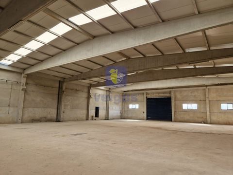 Warehouse with Usage License for industry, former construction materials factory, but which could be used for other industrial activities or warehouses. The building built in 2010 is in good condition. Consisting of a warehouse divided into two space...