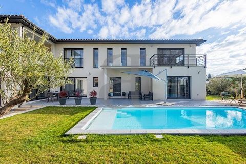 LE PONTET - EXCLUSIVE Virtual visit available on our website. Let yourself be charmed by this exceptional contemporary house, completed in 2023, ideally located at the end of a cul-de-sac in Le Pontet. Just a short stroll from amenities and close to ...