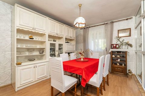 Villa Desin is located in Molunat. Villa provides outdoor pool and terrace with outdoor furniture and BBQ facilities. Luggage storage before check in and after check out are available. Free private parking is also on guests disposal. This villa can c...