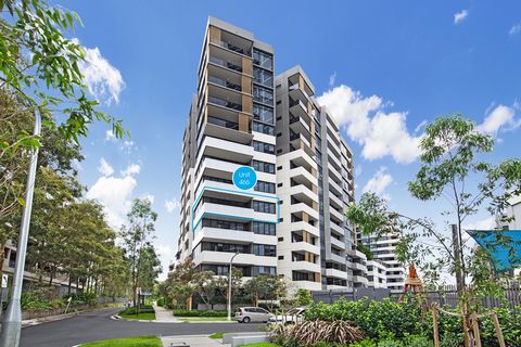 Escape to a luxurious lifestyle in this stunning executive apartment built by meriton, perfectly positioned within a renowned complex. Enjoy seamless indoor/outdoor living, state-of-the-art facilities, and breathtaking leafy views. - 2 spacious bedro...