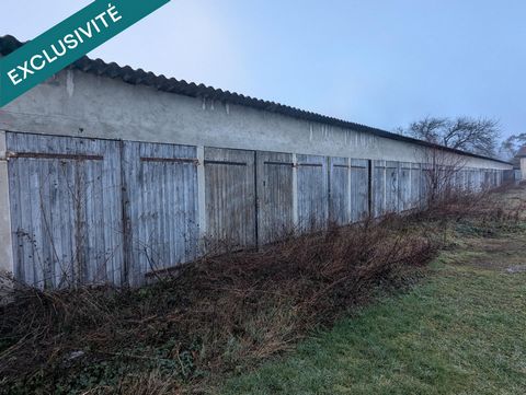 Special investor: in Vizille, close to the Grenoble metropolitan area, lot of 25 covered and closed garages. Estimated yield of €25,000/year after renovation. The roof needs to be redone and some renovation work is to be expected. Quiet area and guar...