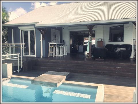 À VENDRE : VILLA DEXCEPTION AVEC VUE MER PANORAMIQUE À 180° ET STUDIO INDÉPENDANT
