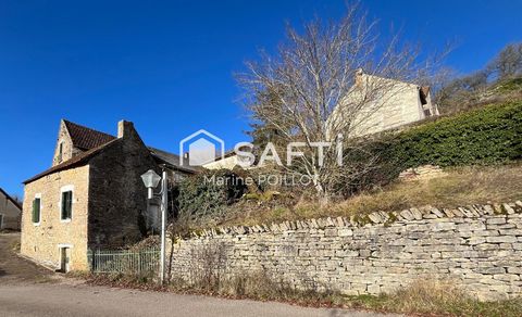 Nestled in the heart of a wine village, this charming stone house of approximately 46 m² offers a panoramic view of the surrounding vineyards. Its appeal lies not only in its idyllic location but also in its picturesque vaulted cellar and garden of a...