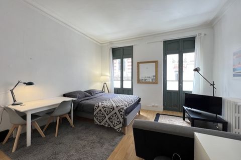 Stay in a charming studio in the center of Toulouse. - Ideally located (Matabiau district) near the metro and the SNCF train station (5min walk) - Services that guarantee a comfortable stay (sheets & towels provided); - An arrival from 5 p.m. in comp...