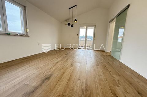 For sale is an apartment located in Valdebek, in a recently built building with only a few apartments, on the second floor that extends across the entire floor. The total area is 63 m2 and consists of: entrance, hallway, bathroom, two bedrooms, kitch...