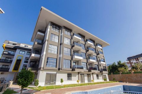 Eine wunderschöne Wohnung in einem neuen Komplex im ersten Stock Apartment mit Pool und Fitness in Alanya, 2500 m vom Strand entfernt. Wir bieten Ihnen eine einzigartige Wohnung mit 4 Schlafzimmern von 175 m² in Alanya, 2500 Meter vom Strand entfernt...