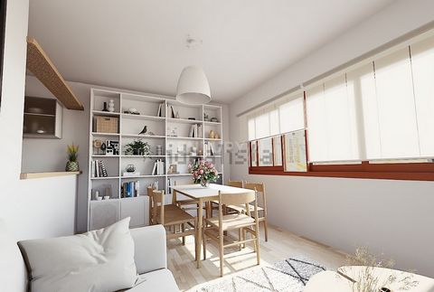 Grande Opportunité ! Appartement au deuxième étage avec ascenseur, situé en plein centre de Santa Eulalia. Caractéristiques : - 2 chambres - 1 salle de bain - Cuisine fonctionnelle - Salon lumineux - Buanderie extérieure Emplacement idéal : À quelque...