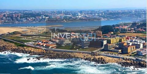 Exclusive 2 bedroom apartment with 40m² terrace, air conditioning and privileged location in Canidelo, Vila Nova de Gaia This magnificent 2 bedroom apartment, located in Canidelo, combines sophistication, comfort and a strategic location. Just a 5-mi...