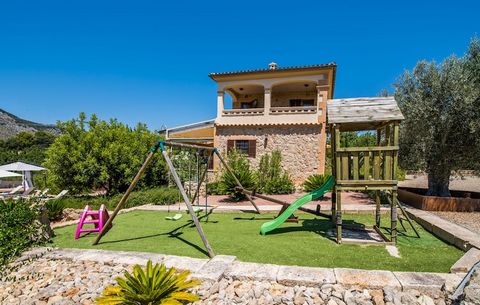 A guaranteed successful holiday awaits you at our wonderful finca Puig d'en Guardiola, located at the foot of the Tramuntana mountains between the villages of Selva and Moscari. A very special feature of this finca is the beautifully designed outdoor...