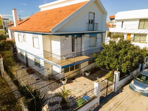 Discover this fantastic detached house located in the Cerieira area, next to the Daniel Sampaio Secondary School. With a privileged location and a huge potential for customisation, this is the perfect opportunity for those looking for quality of life...