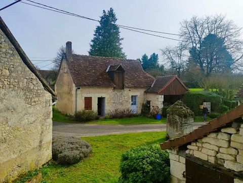 Exclusively. In the pretty hilly and wooded South Touraine. All amenities at 5 mm Preuilly Sur Claise - Yzeures sur Creuse or La Roche Posay at 10 mm. Very quiet and without nuisance - Small hamlet composed of a main house of 102 m² of living space o...