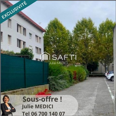 Garage Indépendant dans une copropriété avec électricité.