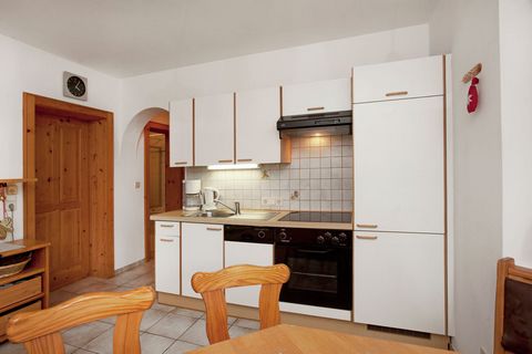Dit gezellige appartement ligt in Leogang in Oostenrijk. Er zijn 2 slaapkamers die aan 5 personen een slaapplek bieden, ideaal voor een vakantie met het hele gezin. Daarnaast mag je maximaal 1 huisdier meenemen. Het appartement ligt in een prachtige,...