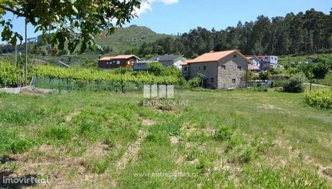 Land for sale, well located with 11 400 m2 of area, good access, good sun exposure and stunning views. Inserted in urban expansion zone. Possibility of construction and allotment. Excellent opportunity! Rosém, Marco de Canaveses. Ref.: MC08501 FEATUR...