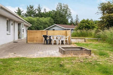 A well-kept and energy-friendly holiday cottage with a swimming pool, whirlpool and sauna. A part of Jegum holiday centre. The house is furnished with a well-equipped kitchen in open connection with the combined living and dining room. From the livin...