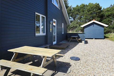 At the southern end of Nissum Fjord close to the North Sea and the fjord is this holiday cottage. Bathroom with underfloor heating and whirlpool, washer and dryer. The kitchen has i.a. dish washer. Living room with TV and DVD player. Access to common...