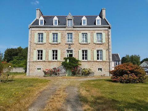 22340 PAULE. Town. Mansion. 15 pieces. 11 rooms. Surface area: 416m2. Price: 592,743 euros. Fees charged to the seller. Very beautiful mansion offering volume, volume, and more volume! A big family? A place of family reunion for the holidays? A bed a...