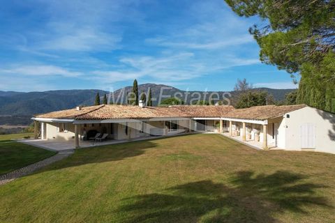 GULF OF SAINT TROPEZ | COUNTRYSIDE | MAGNIFICENT ESTATE IN COMPLETE PRIVACY, WITH FANTASTIC VIEWS ONTO THE VALLEY, THE FOREST AND THE 
