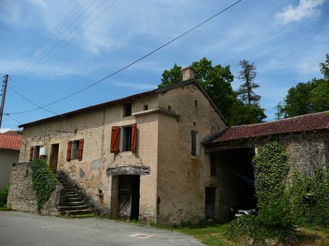 Selection Habitat are pleased to present this authentic stone house with attached dependencies and a large garden situated less than 5km from the centre of Villefranche de Rouergue in a thriving village with a school and restaurant. The property is i...