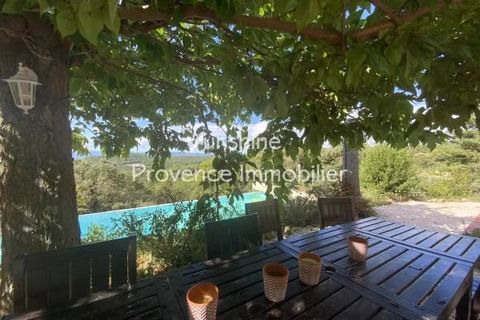 EXCLUSIVE Near Tourtour, in a preserved, quiet environment, in the Domaine de ST PIERRE (residential complex integrated into a forest site with an artificial lake, 2 small ponds and sports facilities: shared swimming pool, tennis courts, bowling gree...