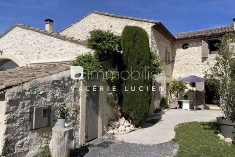 Our real estate agency in Saint-Rémy-de-Provence, Actuel Immobilier, proposes you this very pretty old house and its dependences. It is located on foot from the city center of Eygalières and close to the Alpilles. In a quiet area, this old sheepfold ...