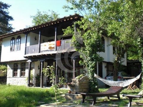 We present to your attention a developed guest house - Stefanina House with EXCLUSIVE CONTRACTUAL RIGHTS. It is surrounded by picturesque nature, fabulous views, greenery and is located in the architectural and historical reserve Bozhentsi, and its c...