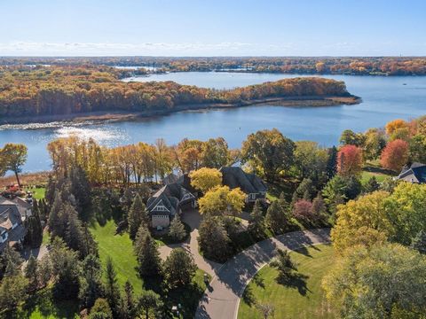 Quiet and peaceful SW facing shoreline overlooking Noerenberg Park's 70 acres of woods on Maxwell Bay. Rare vistas of Lake Minnetonka with only the wooded hills of the park across the bay. This beautiful property is situated on 2.19 acre site with 30...