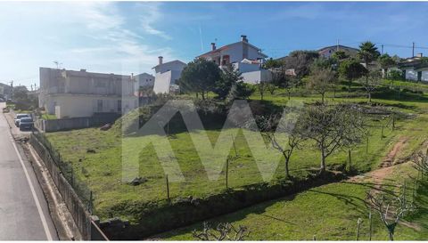 Land with 800m2 feasibility of construction in Brasfemes, Coimbra Rustic land located in Rua dos Reis Magos, in the parish of Brasfemes, municipality of Coimbra. With a privileged location and close to the accesses to the city center, A1 and IC2, thi...
