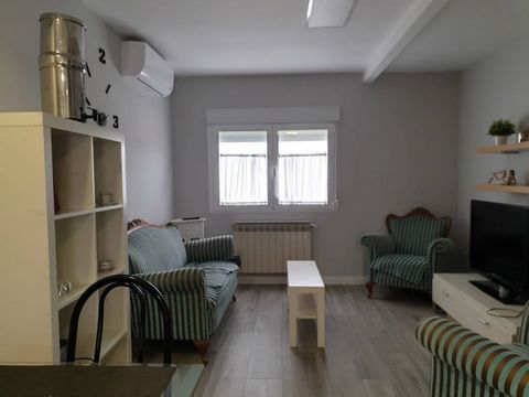 Floor 3rd, flat total surface area 80 m², usable floor area 80 m², single bedrooms: 3, 1 bathrooms, air conditioning (hot and cold), built-in wardrobes, balcony, heating (natural gas), kitchen, dining room, state of repair: in good condition, furnish...