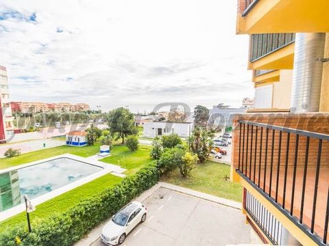 This studio apartment in Torrox. Spain is located in Torrox-Costa, on the beachfront, very close to restaurants, supermarkets, pharmacies... Recently renovated, the interior of the studio consists of a kitchen, bathroom with a shower, living room and...