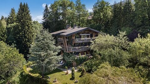 DEMI-QUARTIER/ MEGEVE, SUPERB 5-BEDROOM CHALET REF. 7295, entirely renovated with high quality materials. Established on a 2.100 m² plot of land, at only 1km away from the centre of the village of Megève, the property, completely enclosed and secured...