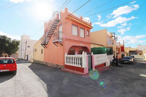 For sale bungalow in the urbanization La Marina, at 5 km from the beach. Bungalow on corner, on groundfloor it has terrace, living room, kitchen and 1 bathroom. On first floor it has 1 big bedroom and 1 bathroom with shower. With private solarium wit...