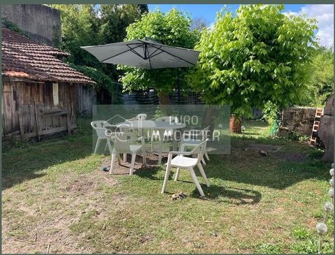 Near Bazas ref 4242 - CIRON -EXCLUDED - contact Alexandra at 06/02/15/18/25 Rented house (monthly rent 700 € ) in a village with amenities (pharmacy, grocery store, post office, garage, doctors ect ....) large stone house of 184m2 habitable, 5 bedroo...