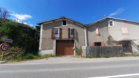 Located in a small village 10min from Saint-Girons, this property is ideal for a rental investment, a main residence or a professional project, such as a village grocery store. It is divided into two dwellings. On one side the house, offering beautif...