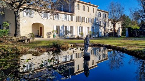 Magnificent Manor house. Huge potential. Outbuildings and garages. 1.2 hectares of parc and land with water source. This beautiful and much loved family home is quietly positioned in a tiny hamlet between Limoux and Carcassonne. Set in lovely private...