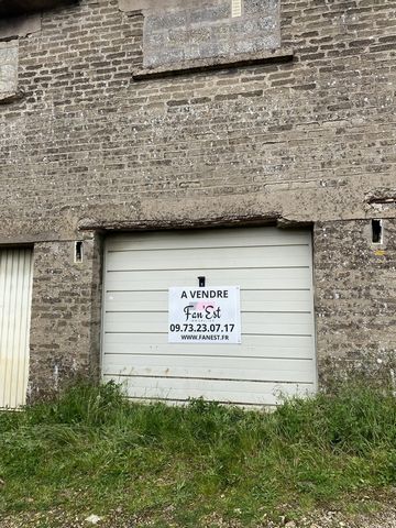L'Agence Fan'Est vous présente en exclusivité la vente d'un garage, dans la commune de Moyeuvre-Grande, situé dans le quartier du Tréhémont. Ce garage est situé dans un emplacement pratique de Moyeuvre-Grande, offrant un espace de stationnement sécur...