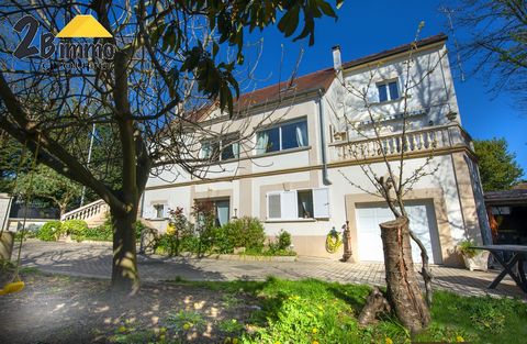 Ideal location close to the shops of old Orly, Méliès Park, schools and away from air pollution for this non-terraced house of about 150m2 (excluding garden level, independent, which has been converted with several rooms) on a pretty plot of trees an...