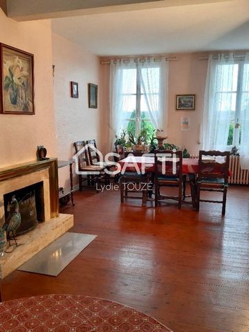 Located in Martinvast, this house has an ideal location, close to Cherbourg with the possibility of enjoying the tranquility of the countryside. The property benefits from land with a surface area of ??454 m², offering a practical and easy-to-maintai...