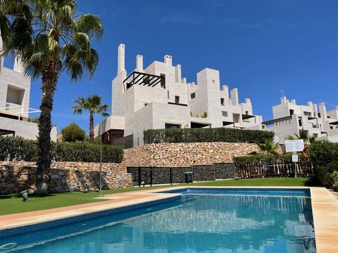 Lovely holiday apartment with amazing views and a good sun orientation in Corvera Golf and Country CLUB (Murcia) Ideal for those who love a sunny spot with lots of privacy! Safe resort with 24h security! Located on the first floor wit 3 terraces and ...